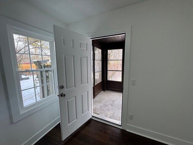 Building Photo - 3627 Lindholm Rd