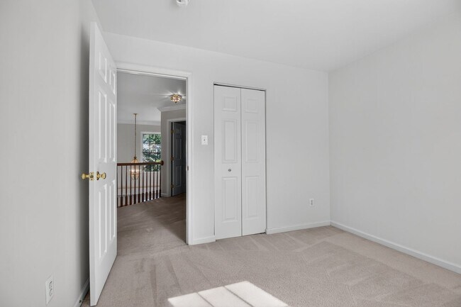 Building Photo - Meticulously maintained & spacious 4 Bd/2 full & 2 half bath home  Home in Dawson's Landing - Pet...