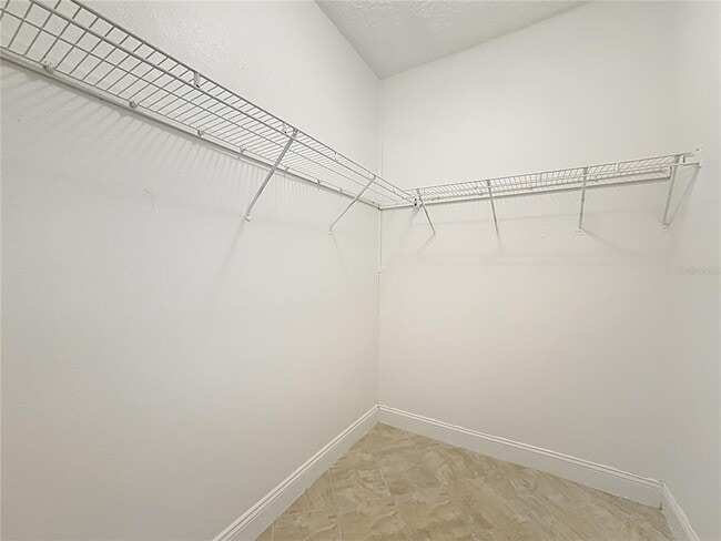 Building Photo - 5560 Metrowest Blvd