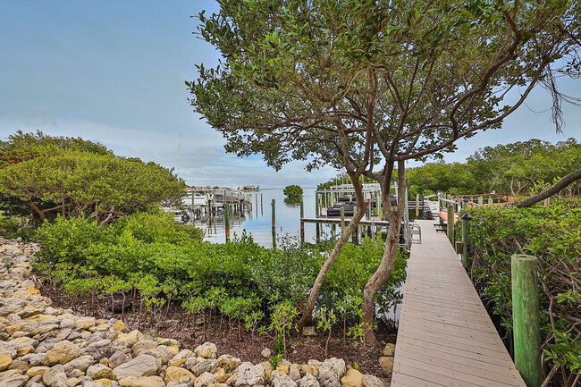 Building Photo - 1593 Pinellas Bayway S