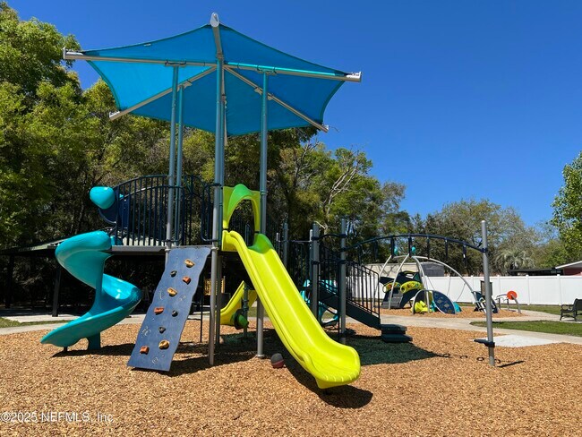 Building Photo - 11505 Inez Dr
