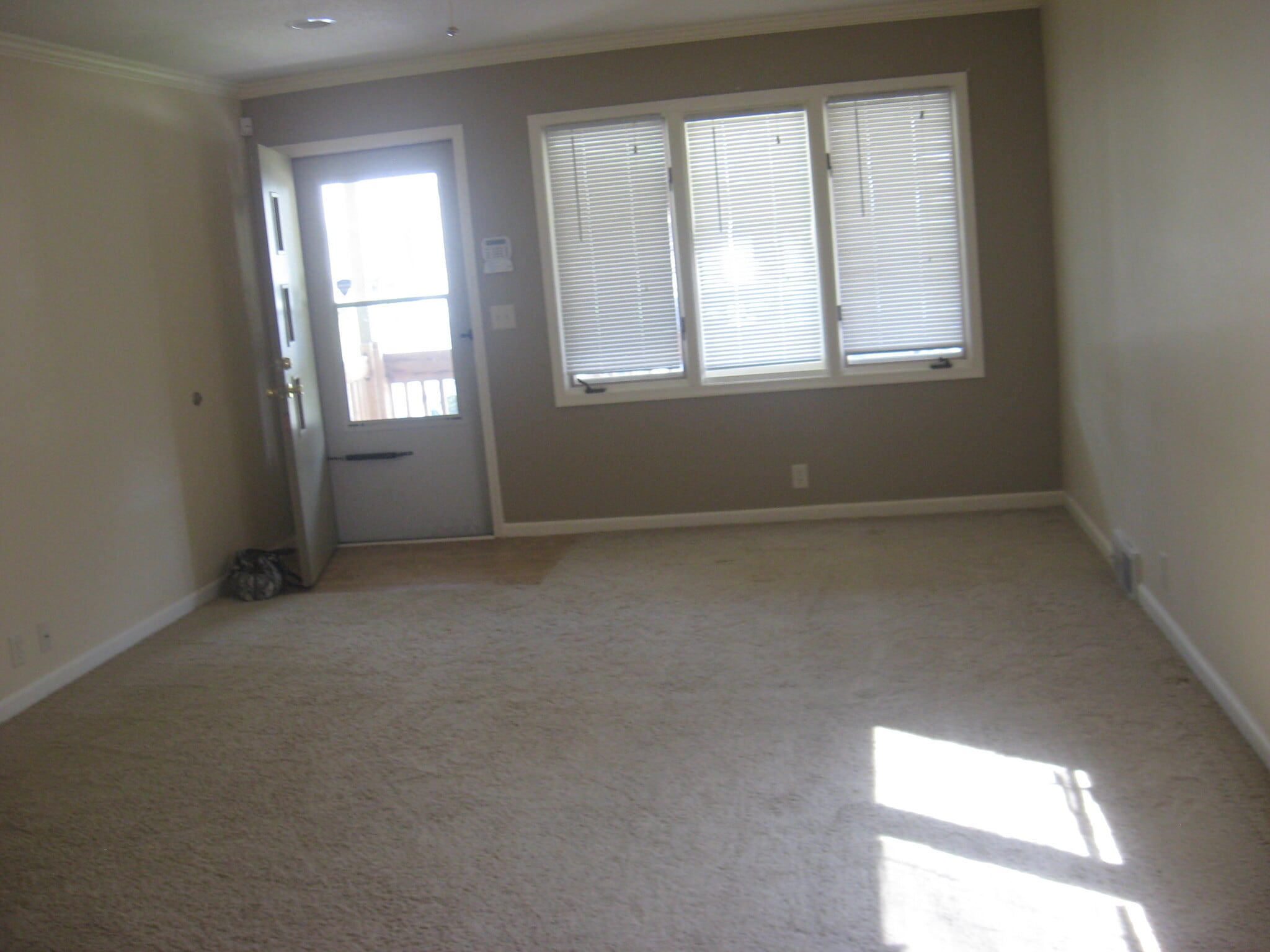 Building Photo - 5633 Parker St