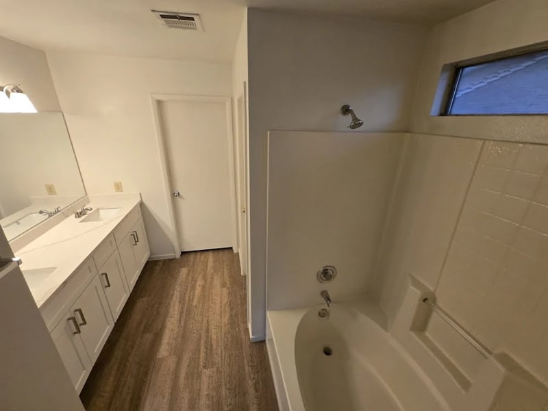 Building Photo - 2180 Arborwood Way