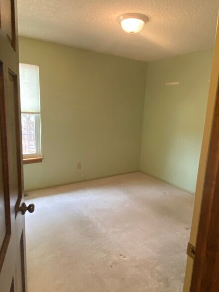 Front bedroom - 8520 W 81st Dr