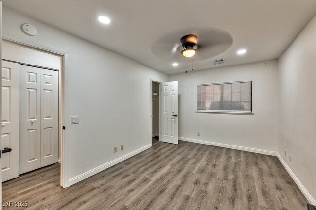 Building Photo - 4150 Sanderling Cir
