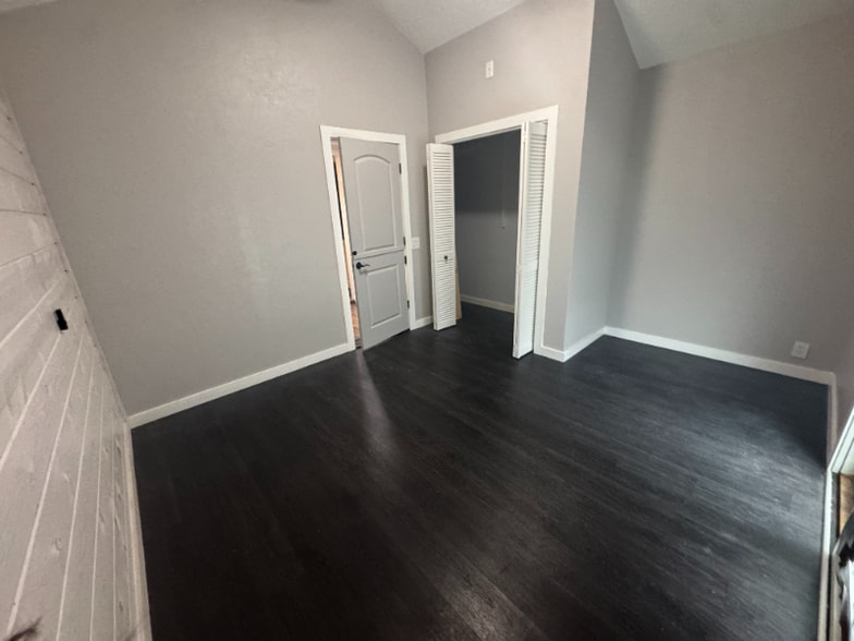 Building Photo - 830 25th St