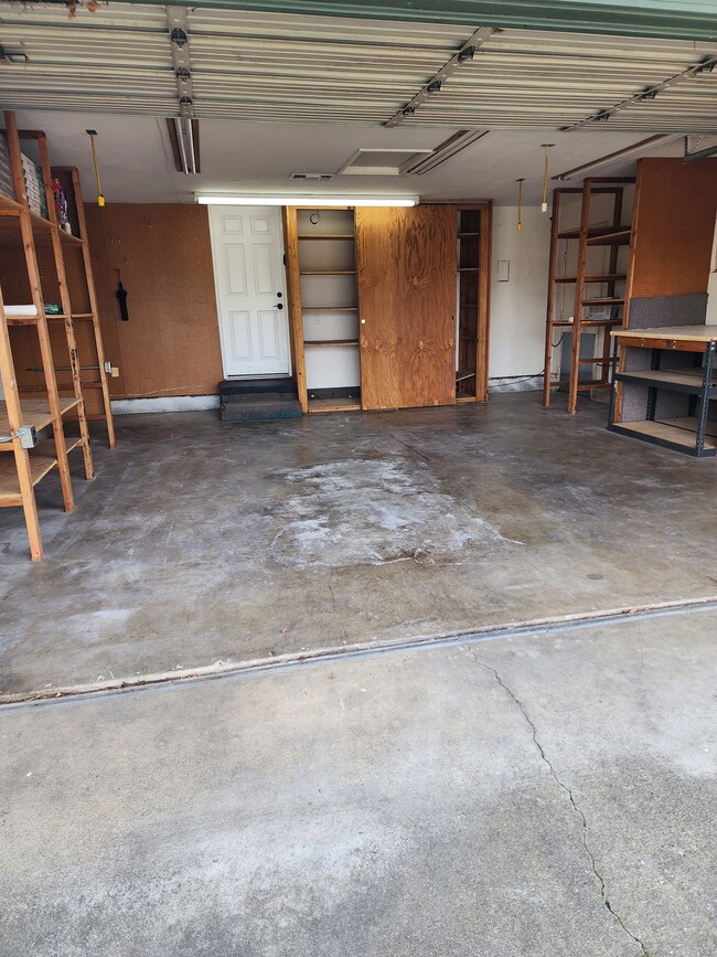 Building Photo - 9172 Thilow Dr