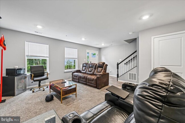 Building Photo - 6619 Darter Wy