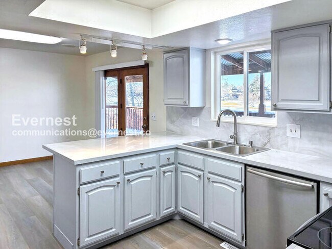 Building Photo - 4713 9th St Rd