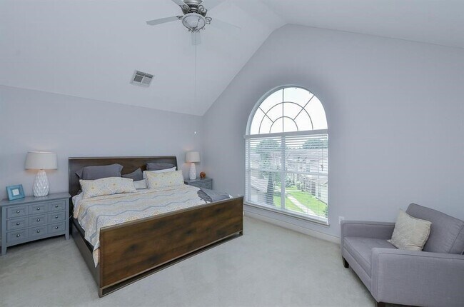 Building Photo - 3316 Clearview Cir