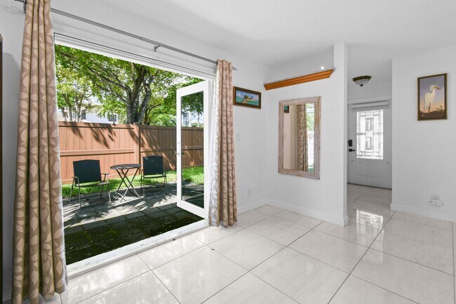 Building Photo - 244 Greymon Dr