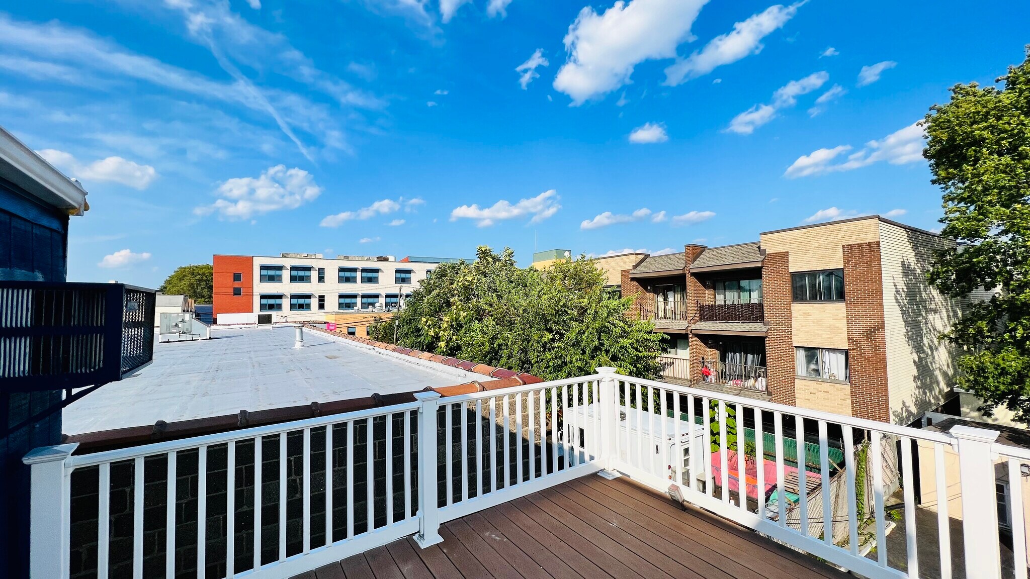 Building Photo - 5406 Kennedy Blvd W