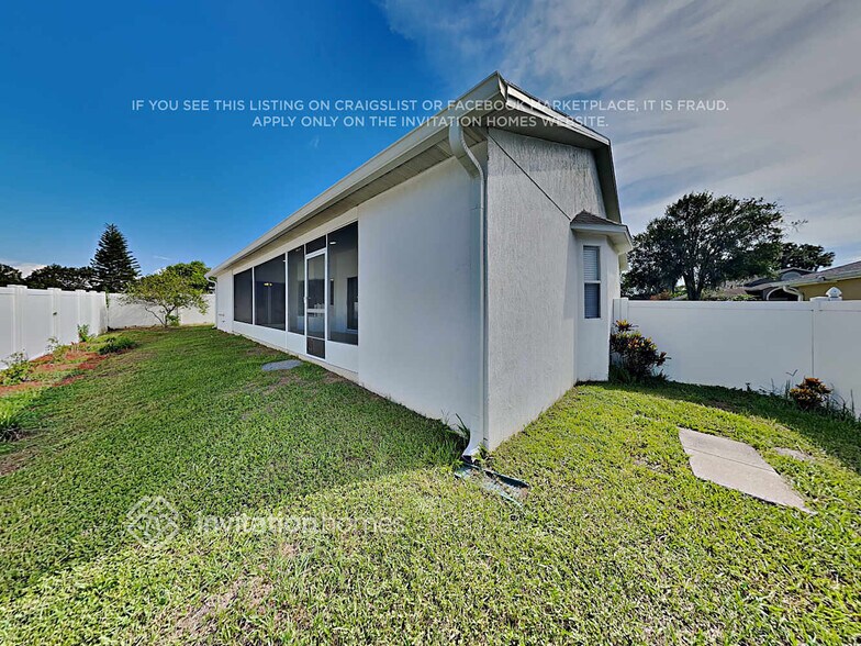 Building Photo - 2330 Tioga Dr