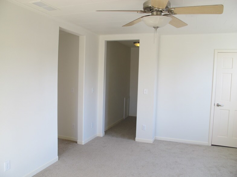 Building Photo - 115 16th Ave SW