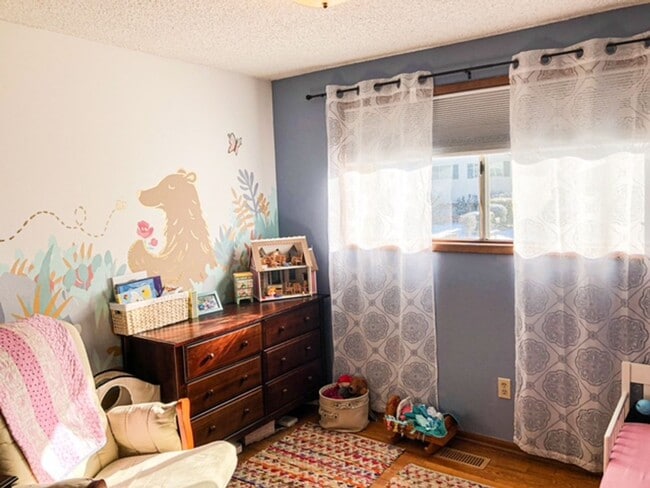 Building Photo - Great location in Milwaukie, OR! 3 bedroom...