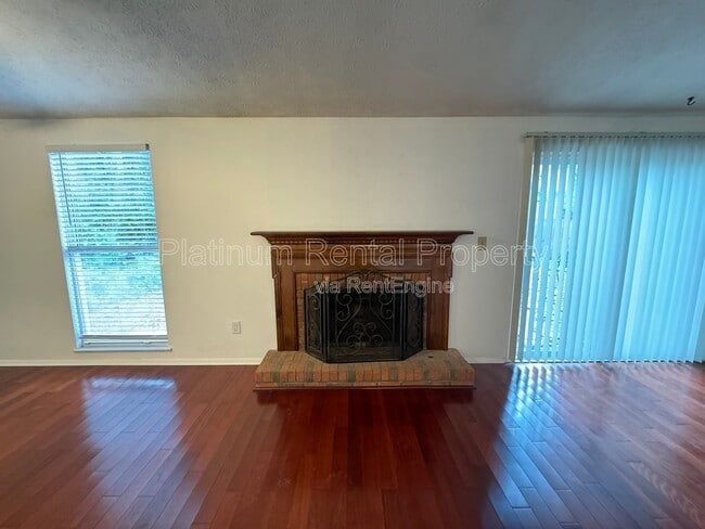 Building Photo - 1295 Taylor Oaks Dr