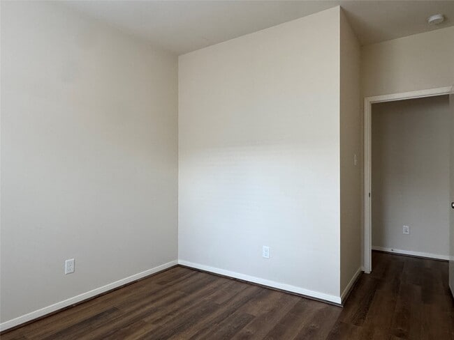 Building Photo - 4030 Mossy Pl Ln