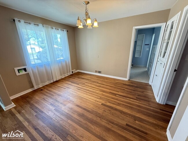 Building Photo - West Yakima 3-Bedroom Home with Spacious Living Areas
