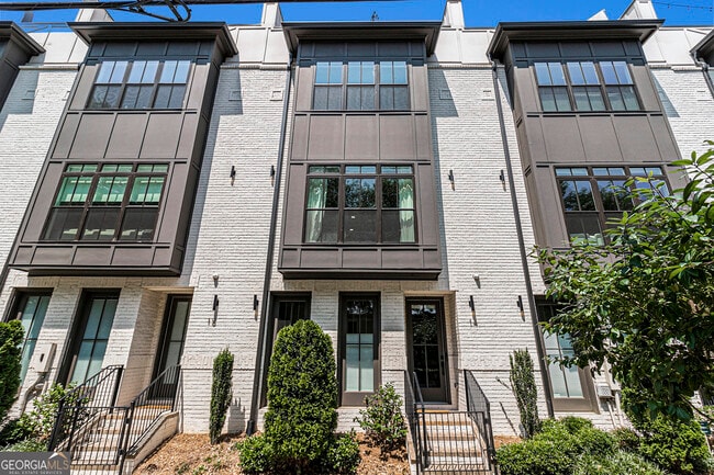 Building Photo - 574 Boulevard Pl NE