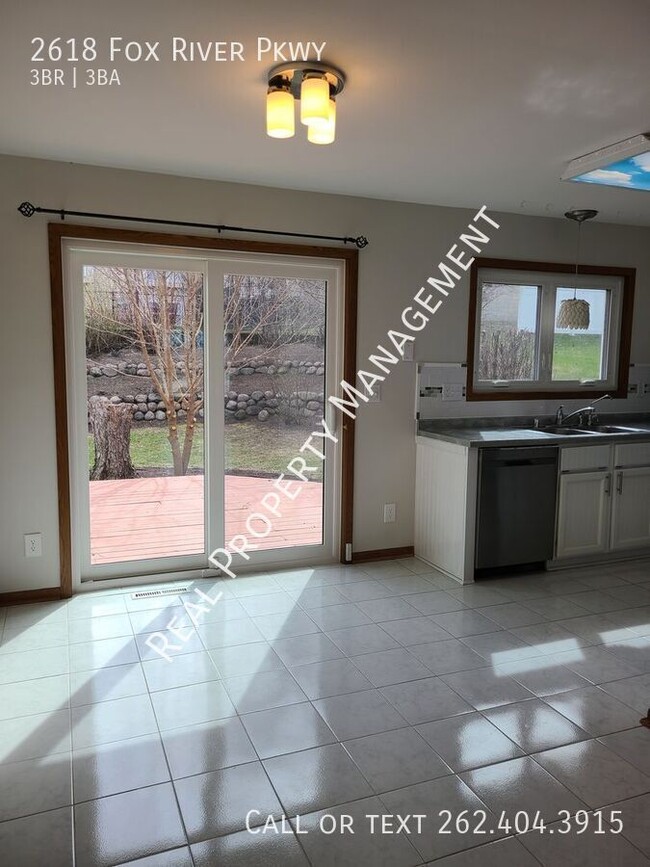 Building Photo - 2618 Fox River Pkwy