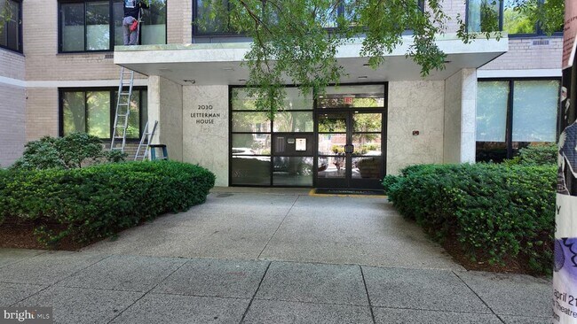 Building Photo - 2030 F St NW