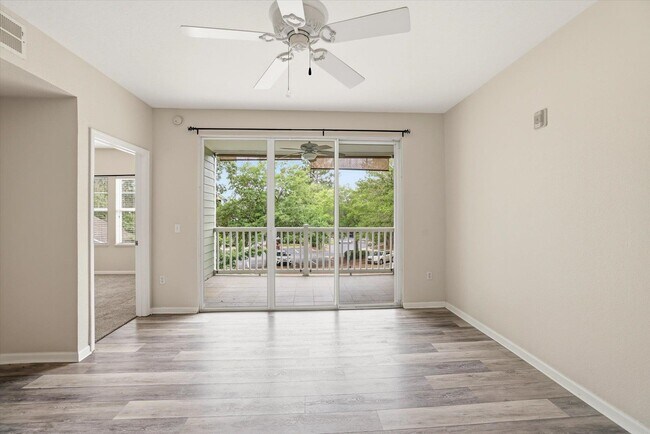 Building Photo - 2801 Chancellorsville Dr