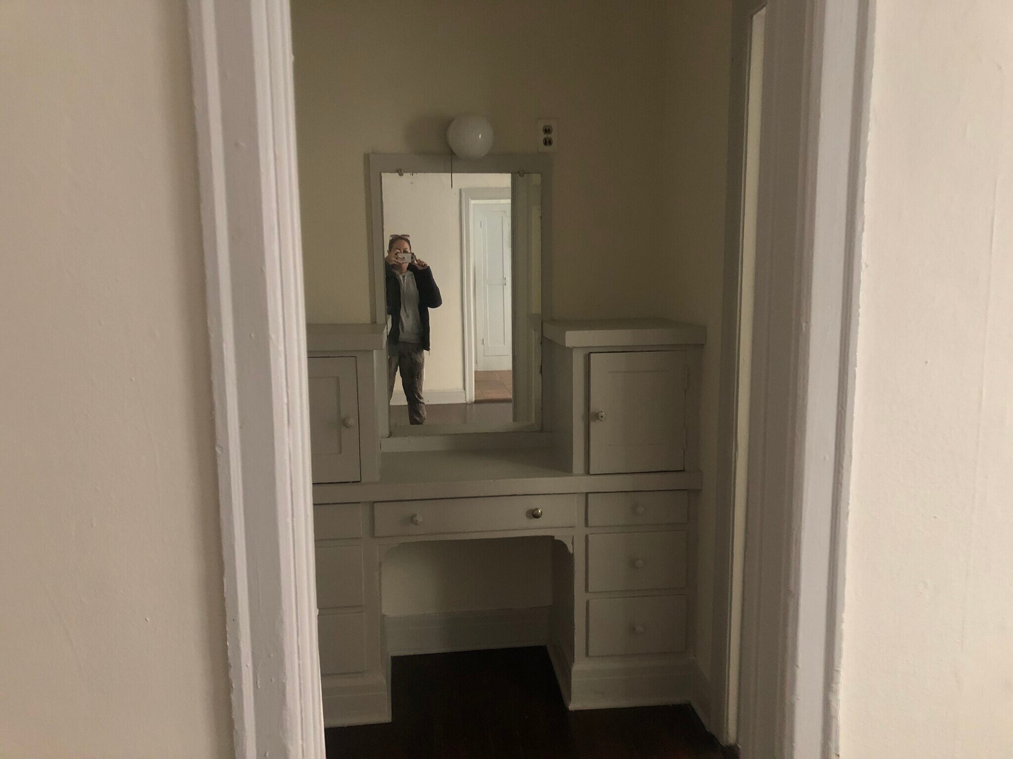 vanity area outside bathroom - 335 S Rampart Blvd