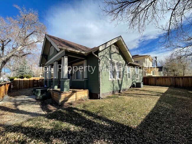 Building Photo - Charming Downtown Bungalow