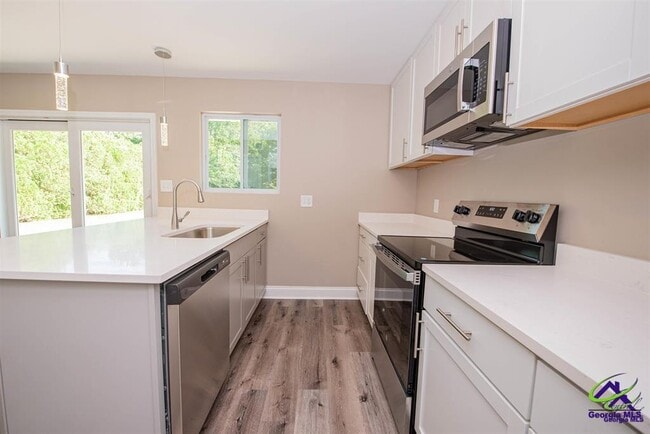 Building Photo - 401 Feagin Mill Rd