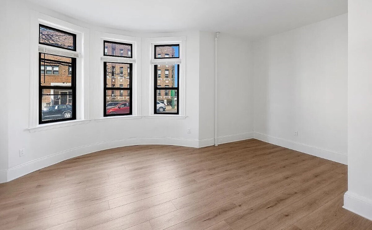 Building Photo - 708 Huntington Ave