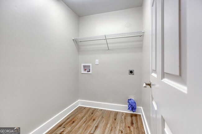 Building Photo - 4085 Fawn Valley Dr