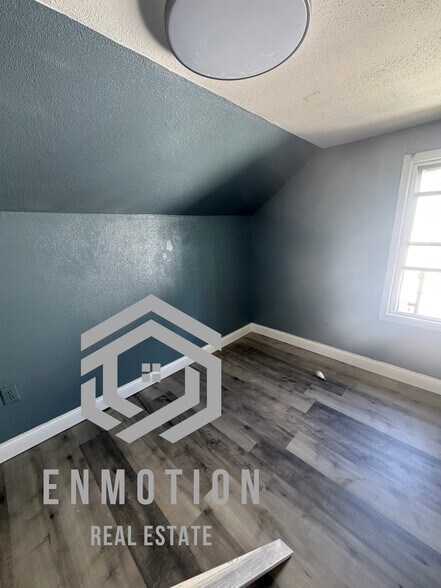 Building Photo - 18948 Winthrop St