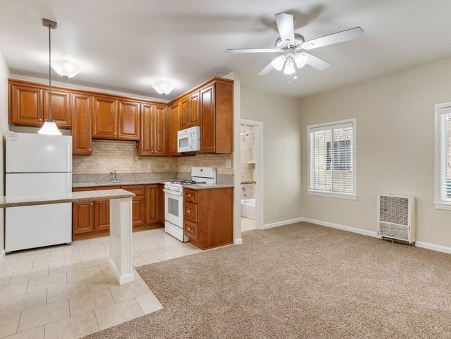 Interior Photo - 1324 Peterson Avenue