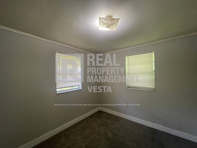Building Photo - 4940 Faubus Ave