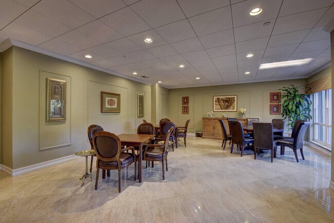 Building Photo - 4301 N Ocean Blvd