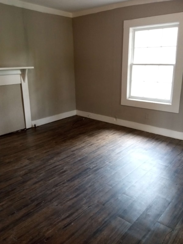 Building Photo - 712 Church Ave