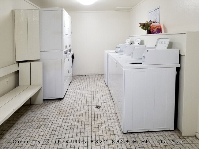 Building Photo - Great location off Leetsdale/Parker and Florida with lots of amenities such as AC, pool, hot tub,...