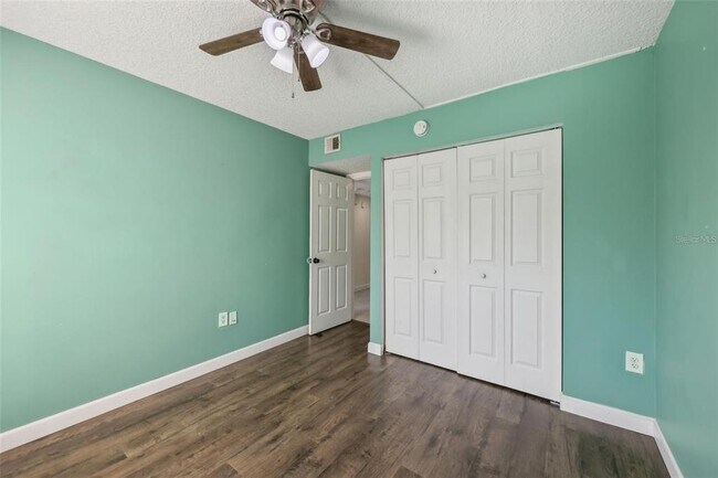 Building Photo - 610 Cranes Way
