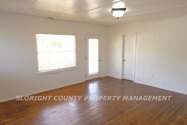 Building Photo - AVAILABLE NOW - Charming Old-Town SLO Home - 1 Bed / 1 Bath w/ BONUS ROOM
