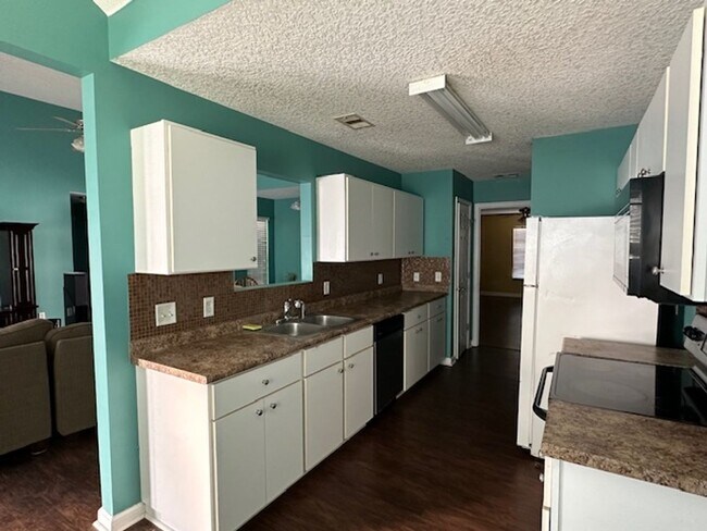 Building Photo - 4 Bedroom in Whispering Pines