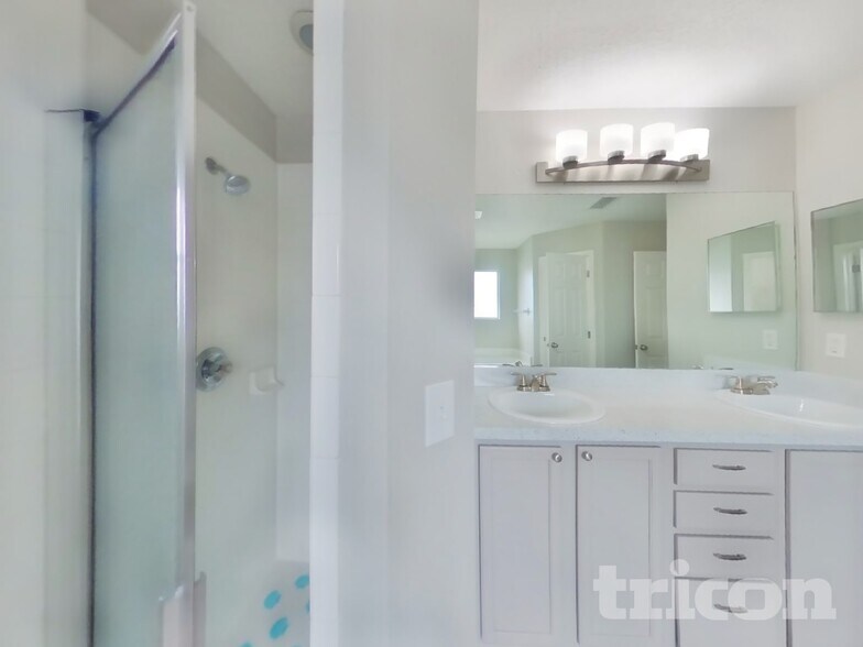 Building Photo - 3208 Ginny Lake Dr