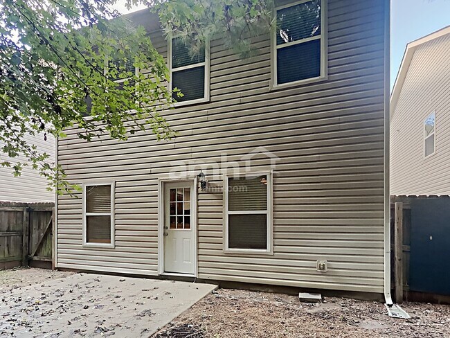 Building Photo - 214 Hidden Creek Pt