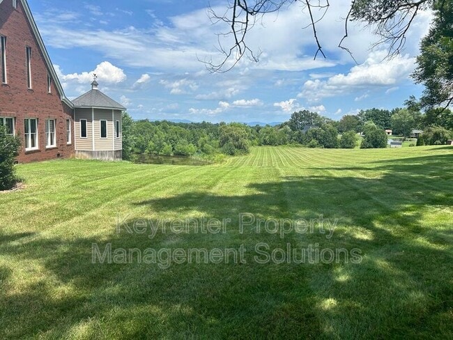 Building Photo - 33 Hodge Farm Ln