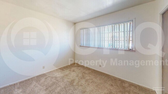 Building Photo - 1590 E Hampton St