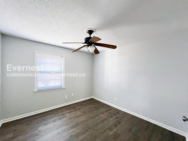 Building Photo - 8541 Bridgewood Dr