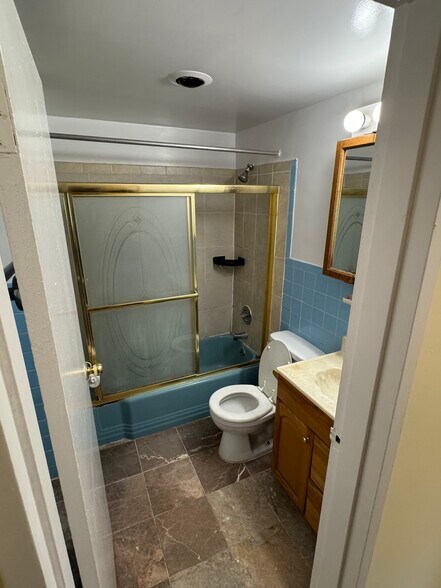 Building Photo - 7420 Lakeview Dr