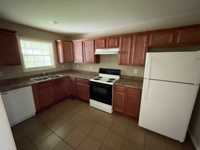 Building Photo - 210 Vanover Ln