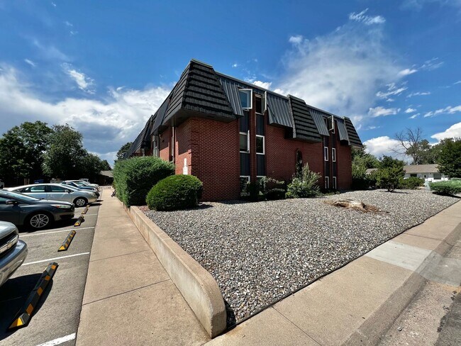Building Photo - Robertson1001 (KC-DT)