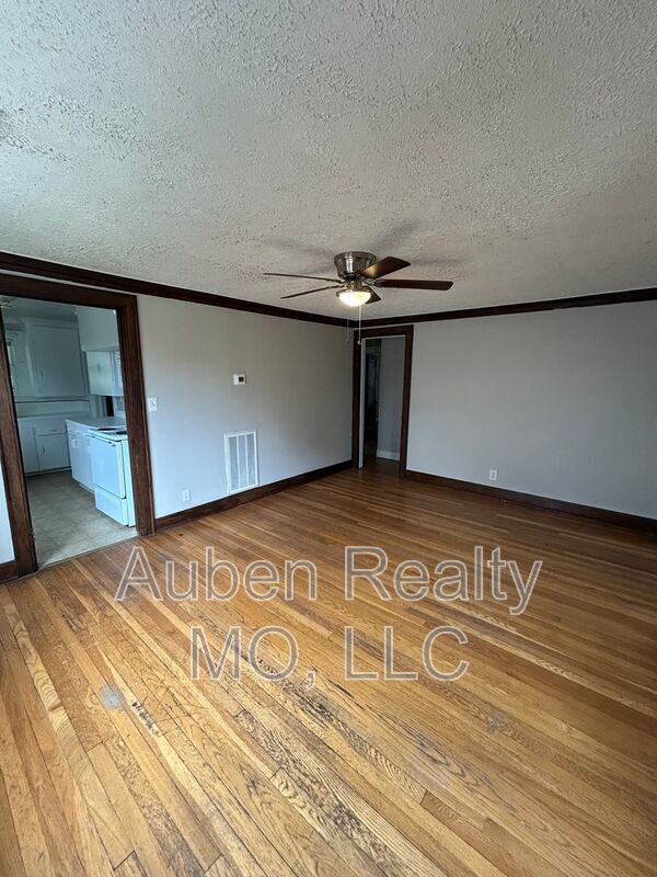 Building Photo - 5432 Harrison St