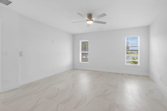 Building Photo - 9151 Pine Springs Dr